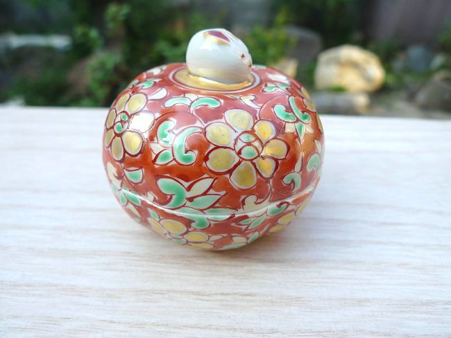 干支香合 色絵花まる兎 - 京焼清水焼 松韻堂