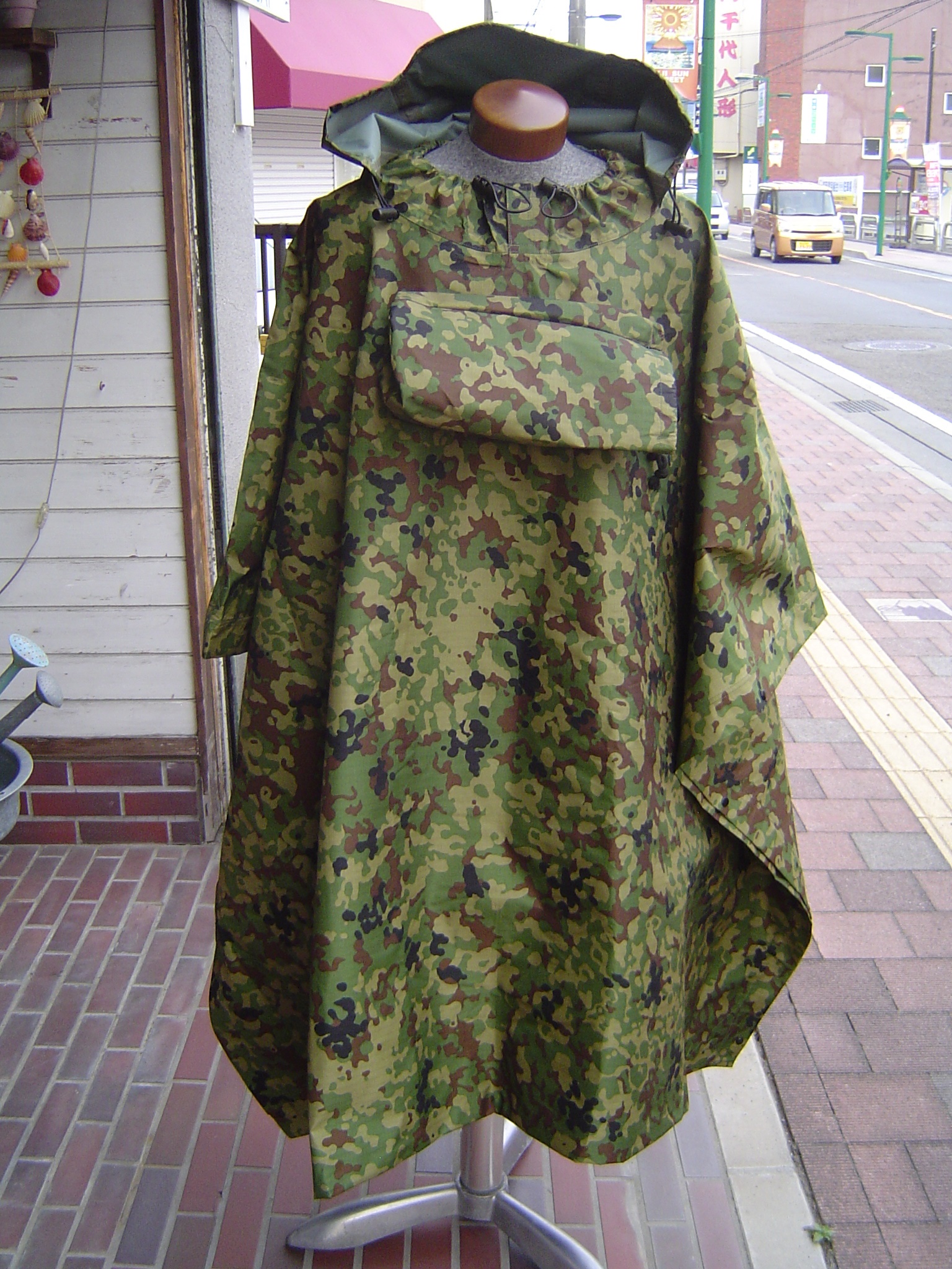 新型GORE-TEX（ゴアテックス）迷彩雨衣 ミリタリーグッズ、自衛隊