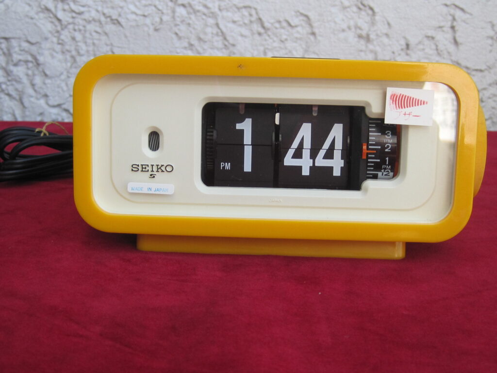 商品NO、K-325 SEIKO パタパタ時計 黄色 SOLDOUT | 骨董＆リサイクル