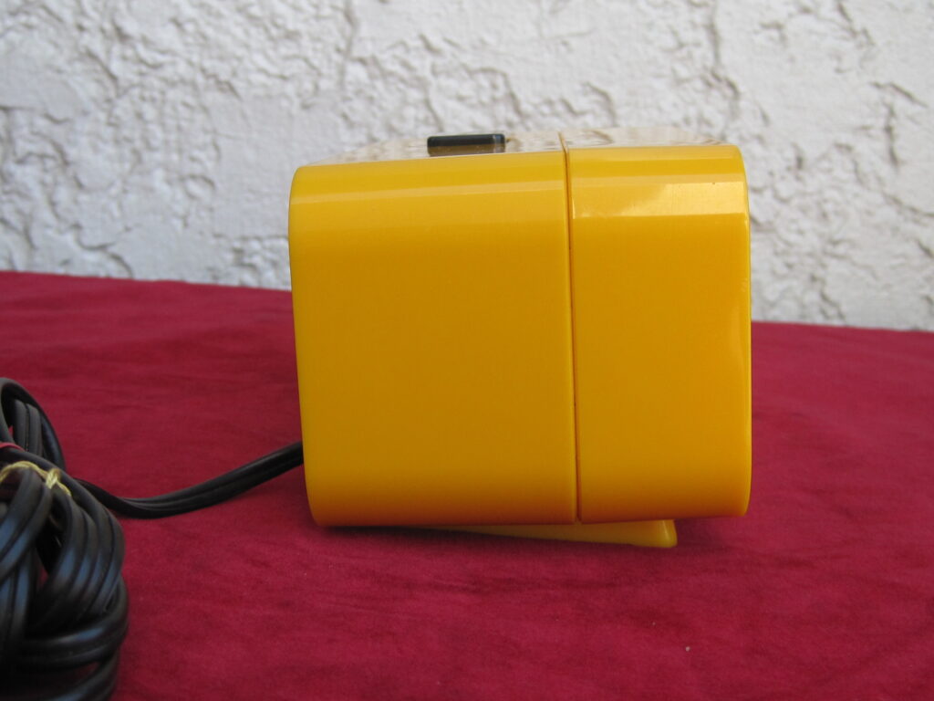 商品NO、K-325 SEIKO パタパタ時計 黄色 SOLDOUT | 骨董＆リサイクル