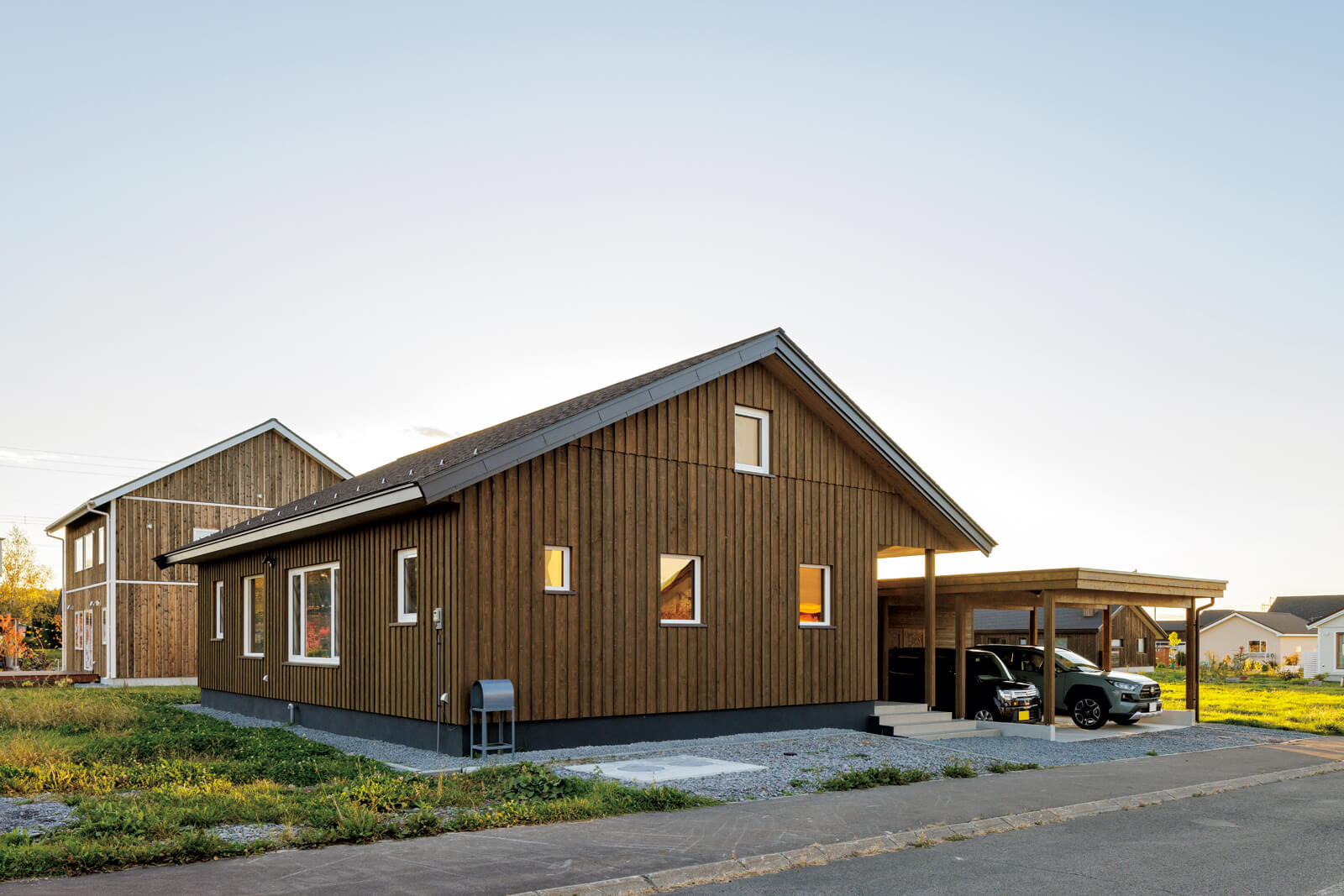 地域にこだわりながら形づくった三角屋根の高性能住宅 | シンハマ