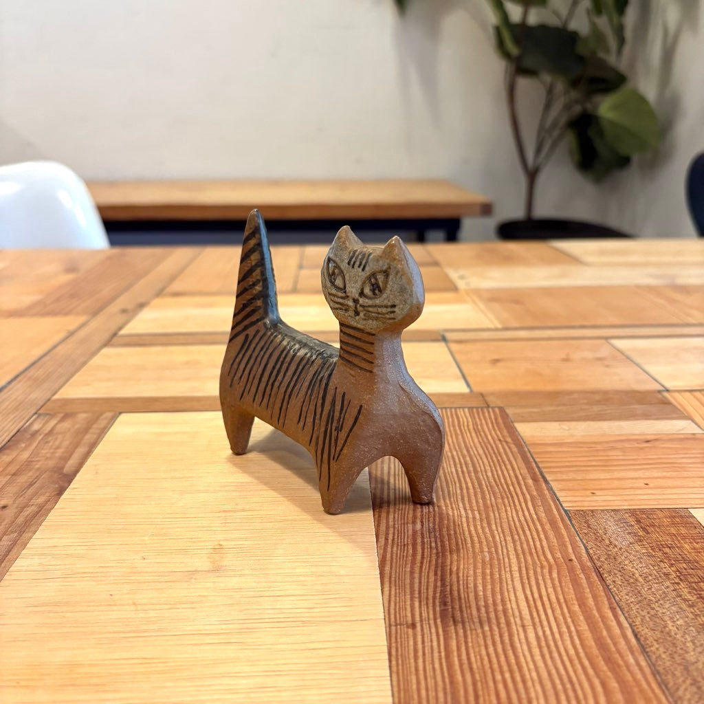 グスタフスベリ / Gustavsberg Lillazooシリーズ 4本足で立つ猫