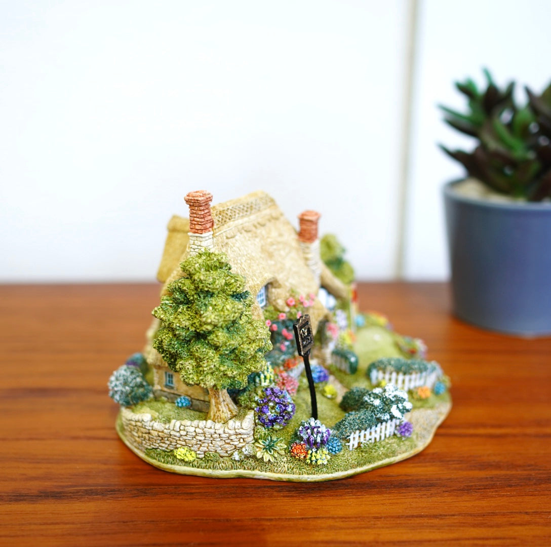 リリパットレーン / Lilliput lane 「The NINETEENTH HOLE