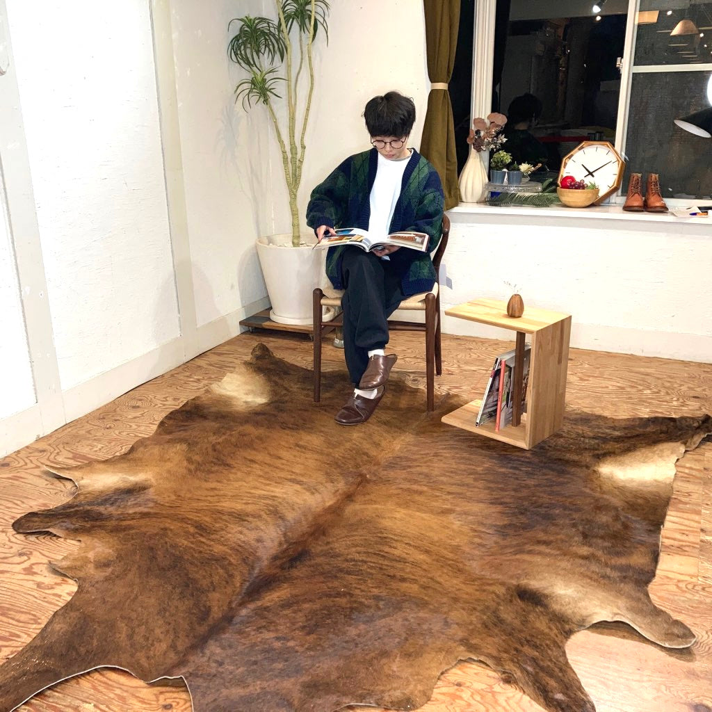 カウラグ ブラウン 大判 ハラコ 敷物 中古 高級感 本革 ラグ
