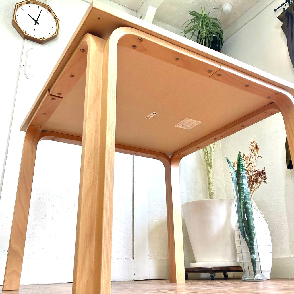 マグナス・オルセン / MAGNUS OLESEN ダイニングテーブル デンマーク