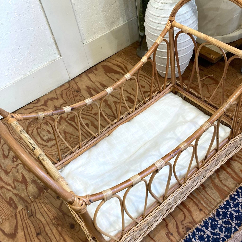ラタン ドールベッド ヴィンテージ 中古 籐 小さい インテリア