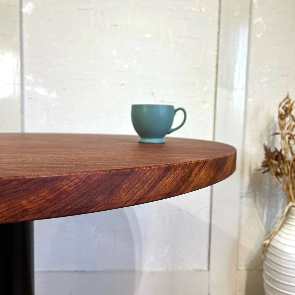 一枚板のカフェテーブル ブビンガ 無垢材 ラウンド リメイク家具 再生