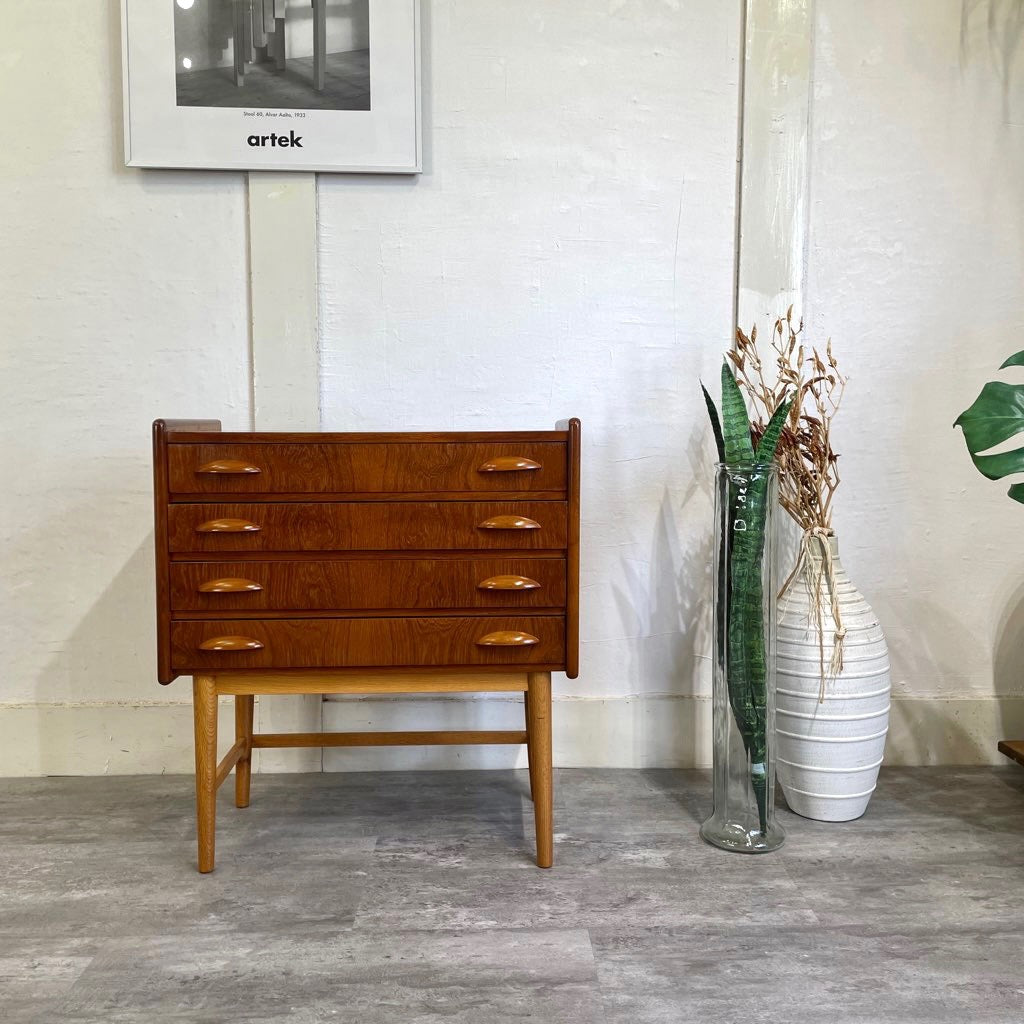 北欧デンマーク 4段ミニチェスト チーク材 ヴィンテージ 中古 小ぶり