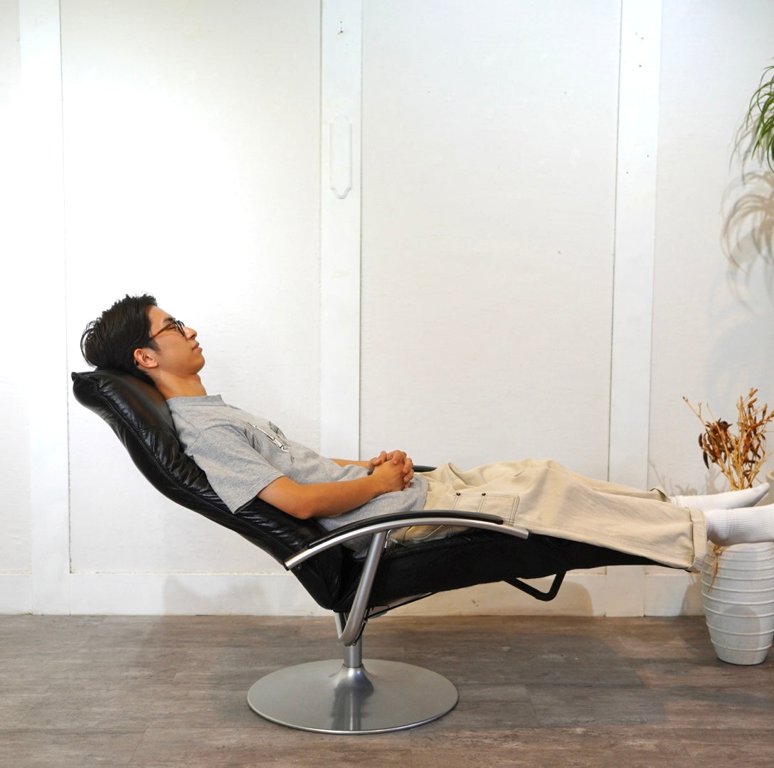 ケべ/KEBE リクライニングチェア フットレスト付 黒 デンマーク 中古