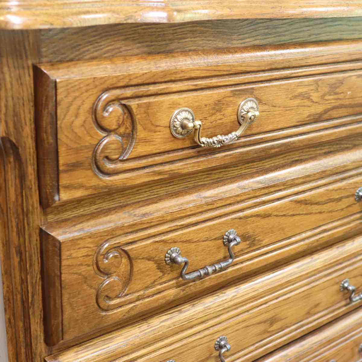 三越 ブルージュ / Brugge ルーマニア製 クラシックチェスト 箪笥