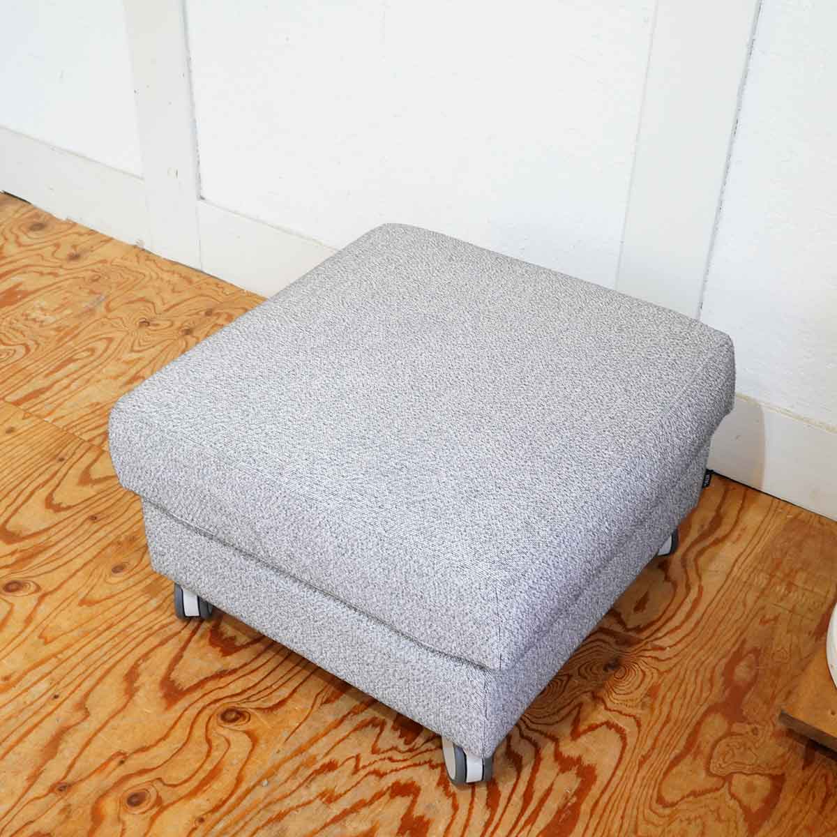 アクタス / ACTUS モデラート / MODERATO オットマン スツール