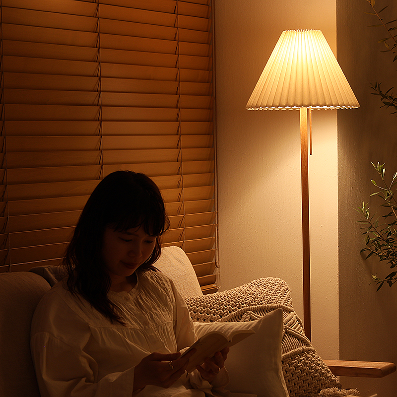 フロアライト Oak＆Pleats ｜家具・インテリア通販 Re:CENO(リセノ)