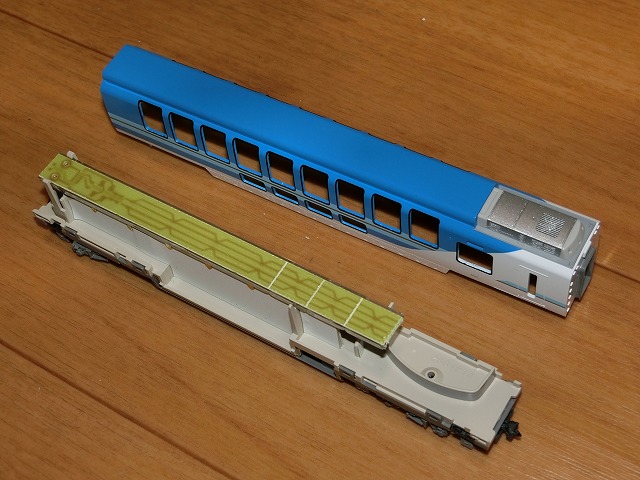 TOMIX 近鉄50000系 しまかぜ 室内灯取付 | でたとこ暮らしのホームページ