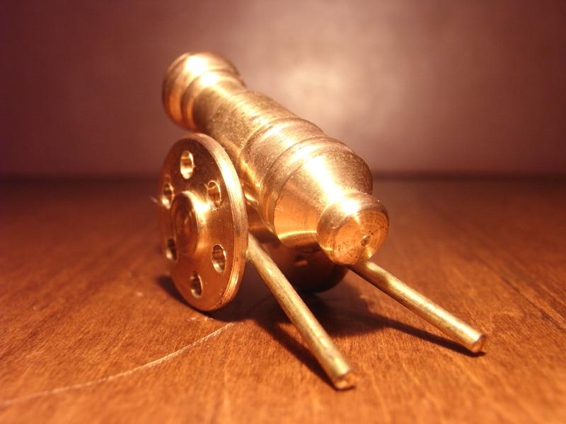 イタリア製真鍮大砲置物、ミニチュア大砲置物、ドールハウス小物 LCM 5291