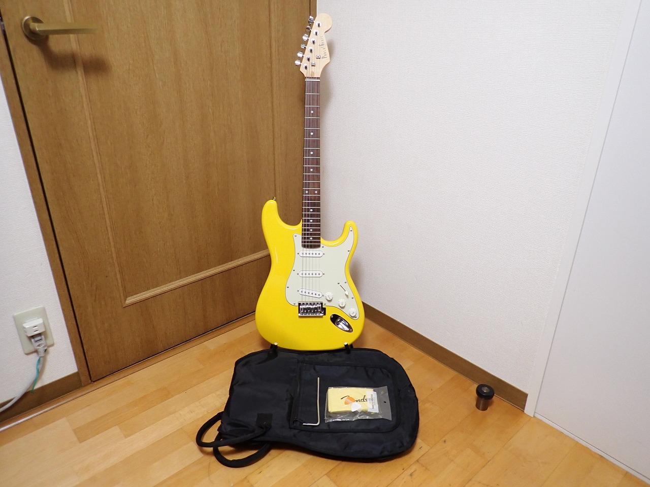 エレキギター PhotoGenic フォトジェニック ストラトキャスター