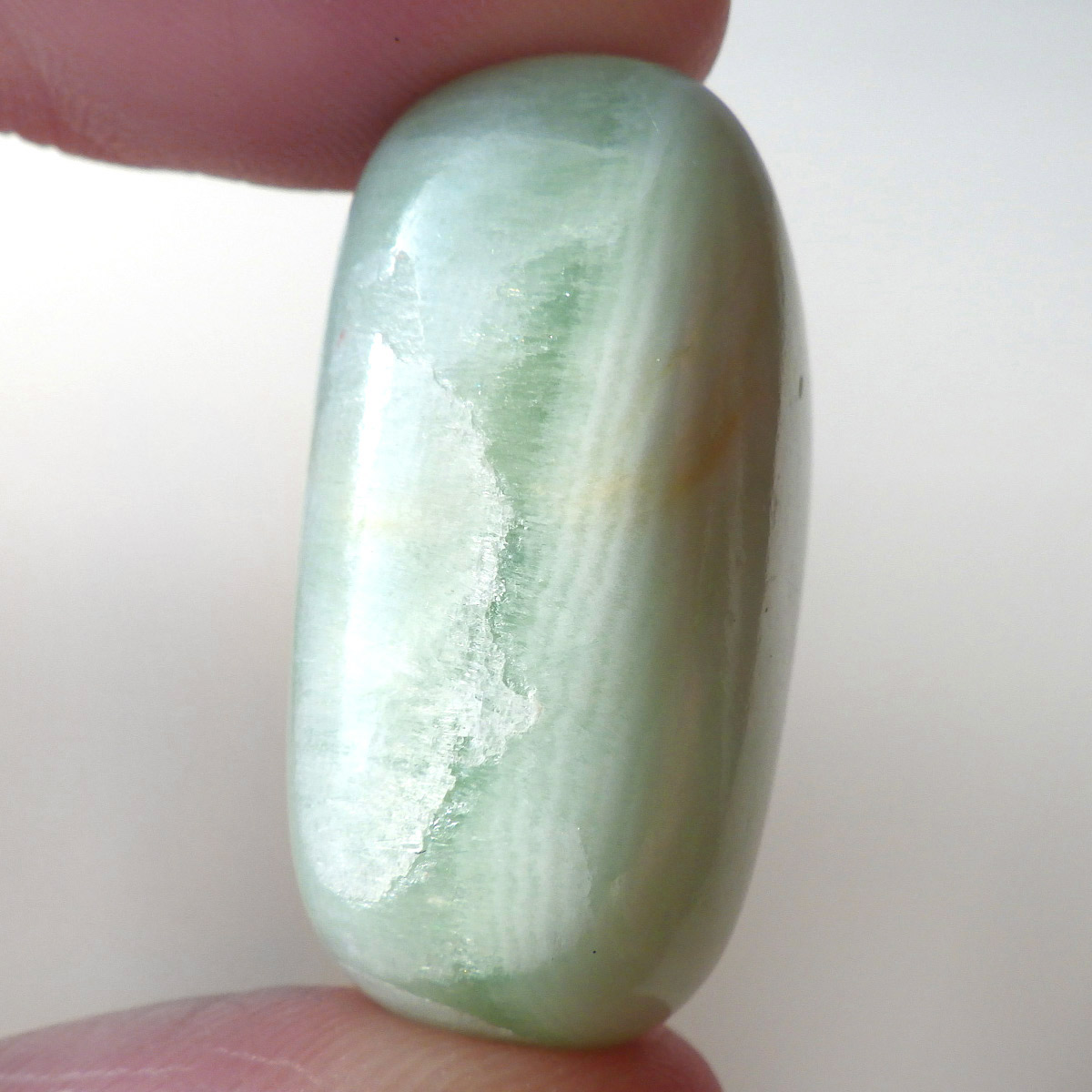 岡山のパワーストーン、風水・開運グッズのお店 龍祥本舗 / ピスタチオ