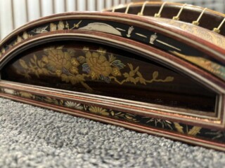 琴 綾杉彫り 十三弦 ｜骨董品買取 緑和堂