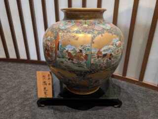 諏訪 蘇山 作 『青磁 花瓶』 買取価格相場｜骨董品買取 緑和堂