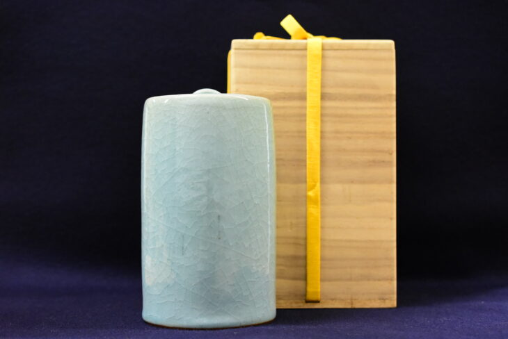 二代 宇野宗甕『青磁尚彩水指』 ｜骨董品買取 緑和堂