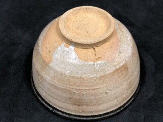 西岡 小十 作『唐津 皮鯨茶碗 』 ｜骨董品買取 緑和堂