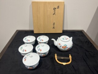 十三代 酒井田柿右衛門 作『染錦柿文皿』 買取価格相場｜骨董品買取 緑和堂