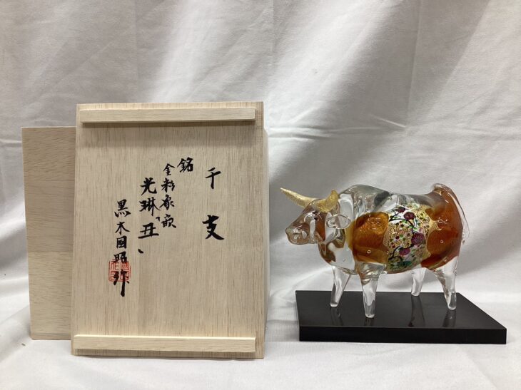 黒木国昭 作 干支 銘 金彩象嵌 光琳『丑』 買取価格相場｜骨董品買取