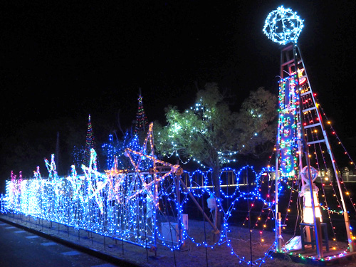 両丹日日新聞：子午線標柱など光で表現 夜久野まち協