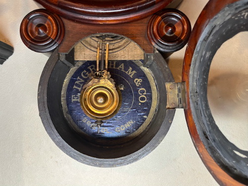 昔懐かしいアンティーク柱時計をお届け|WATERBURY