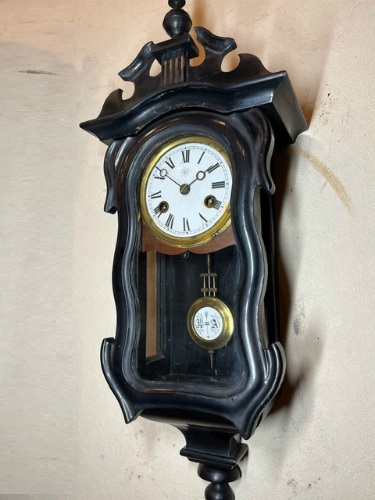 昔懐かしいアンティーク柱時計をお届け|WATERBURY