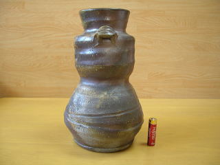 備前焼 柴岡秀泉作 耳付窯変花瓶