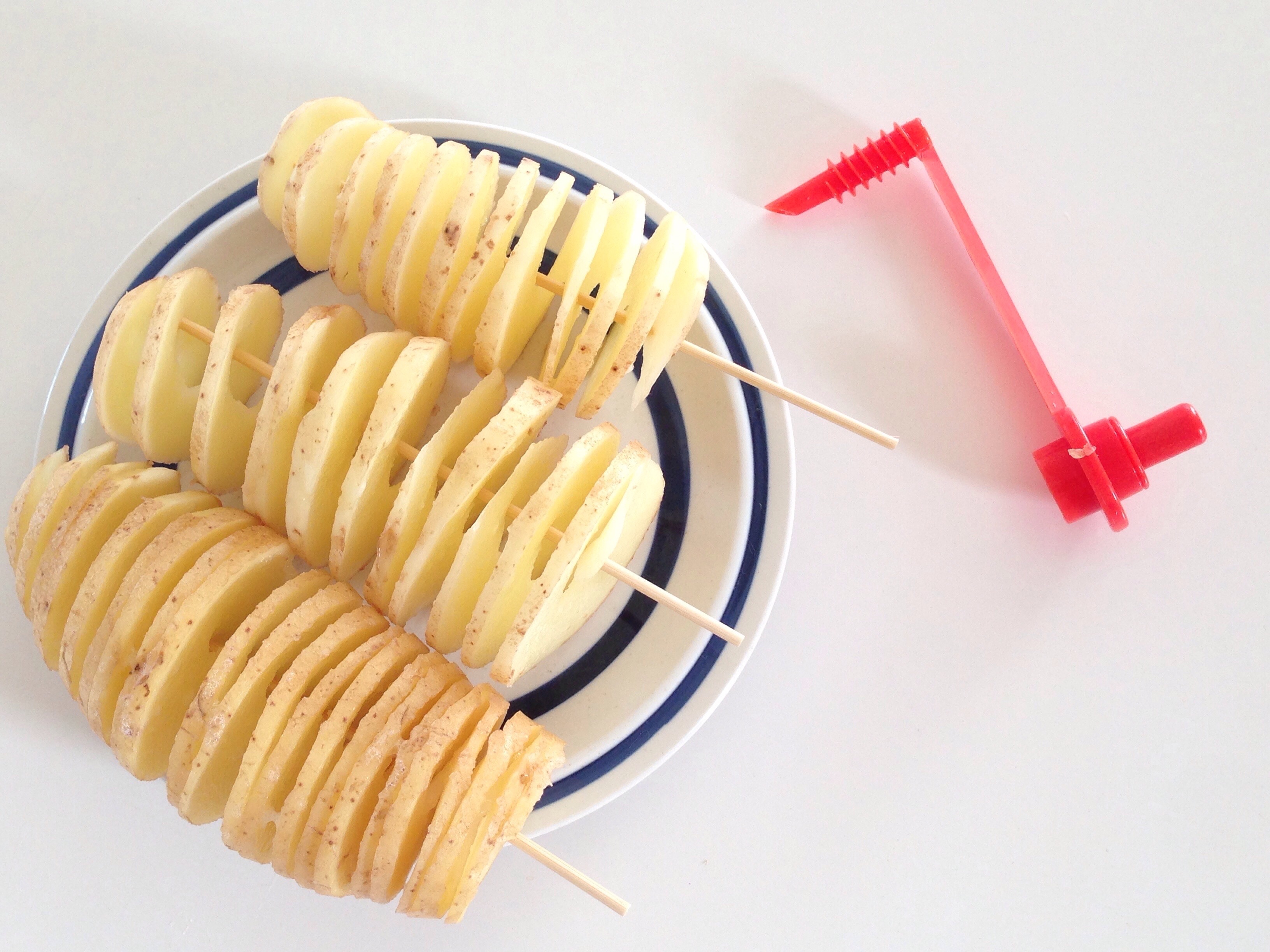 100均で人気のくるりんカッターでトルネードポテトを作ってみた