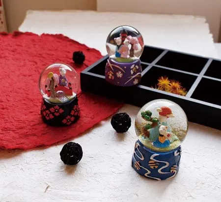 ついに登場しました！大人も子どもも見て楽しい！洒落ねこスノードーム