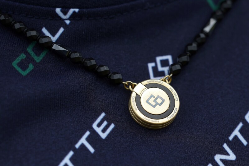 磁気”の力でトップアスリートをサポートするコラントッテのウエアを着