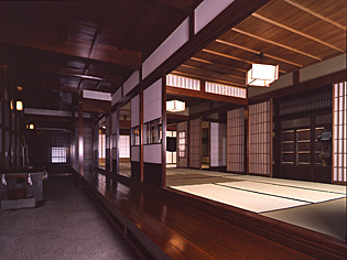 塗師の家 | 漆と輪島屋善仁 | 輪島塗の老舗 輪島屋善仁 | Wajimaya Zenni