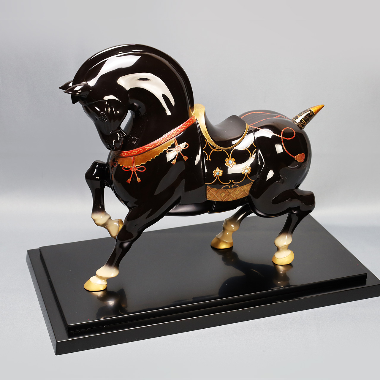 文箱・硯箱・飾り箱・花器 | WORKS | 輪島塗の老舗 輪島屋善仁