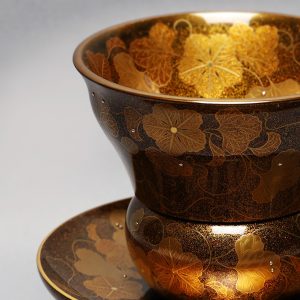 夕顔蒔絵天目台・天目茶椀 | WORKS | 輪島塗の老舗 輪島屋善仁