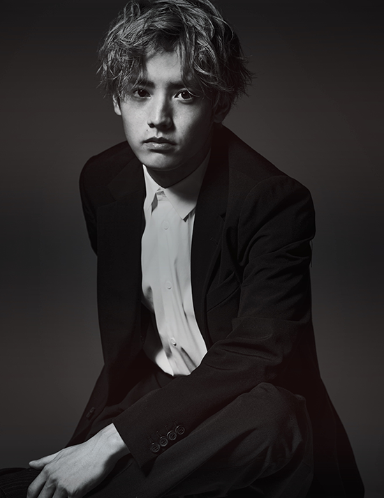 赤楚衛二 インタビュー＆フォトブック『E』-2024年2月14日発売-