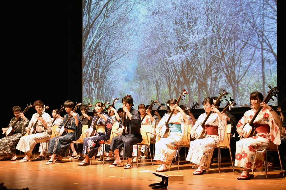 三味線と和太鼓 日本の魂を語る神秘と熱狂の音色 – 早稲田ウィークリー