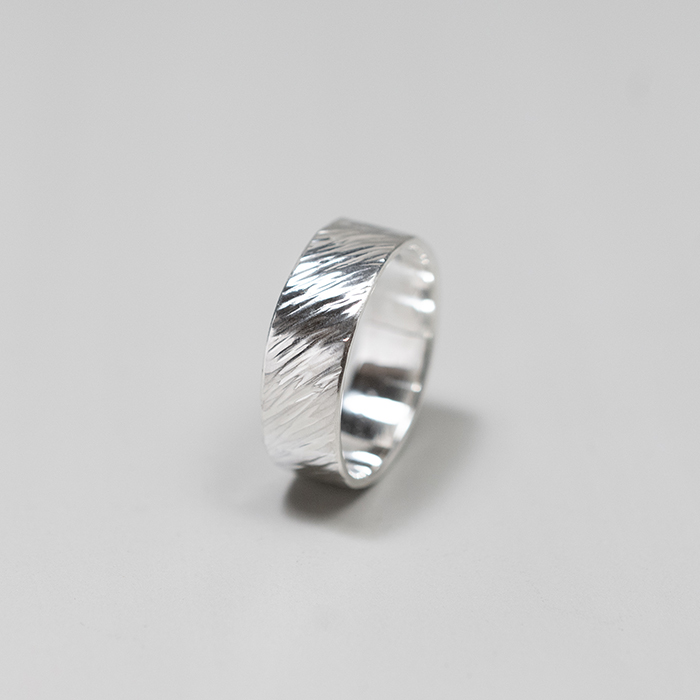 NEW ARRIVAL＞シルバーフラットリング 6.0mm幅 斜槌目｜FA-1156 – WAS