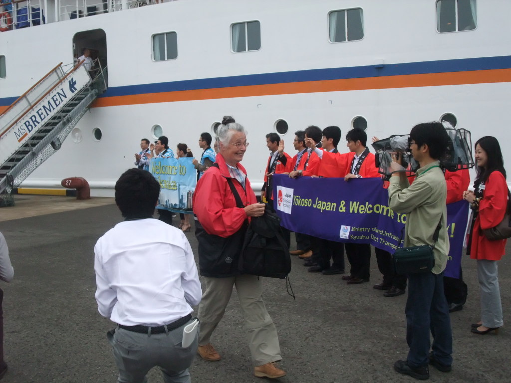 ドイツの探検客船「ブレーメン」が博多港に初入港しました！ | 公益