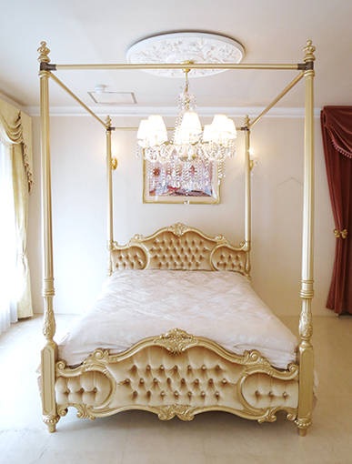 オードリー 女優ベッド ダブルサイズ ゴールド色 天蓋付き ゴールドの