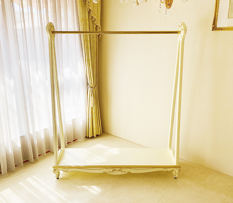 ハンガーラック オードリーリボンの彫刻 ゴールドクロームパイプ