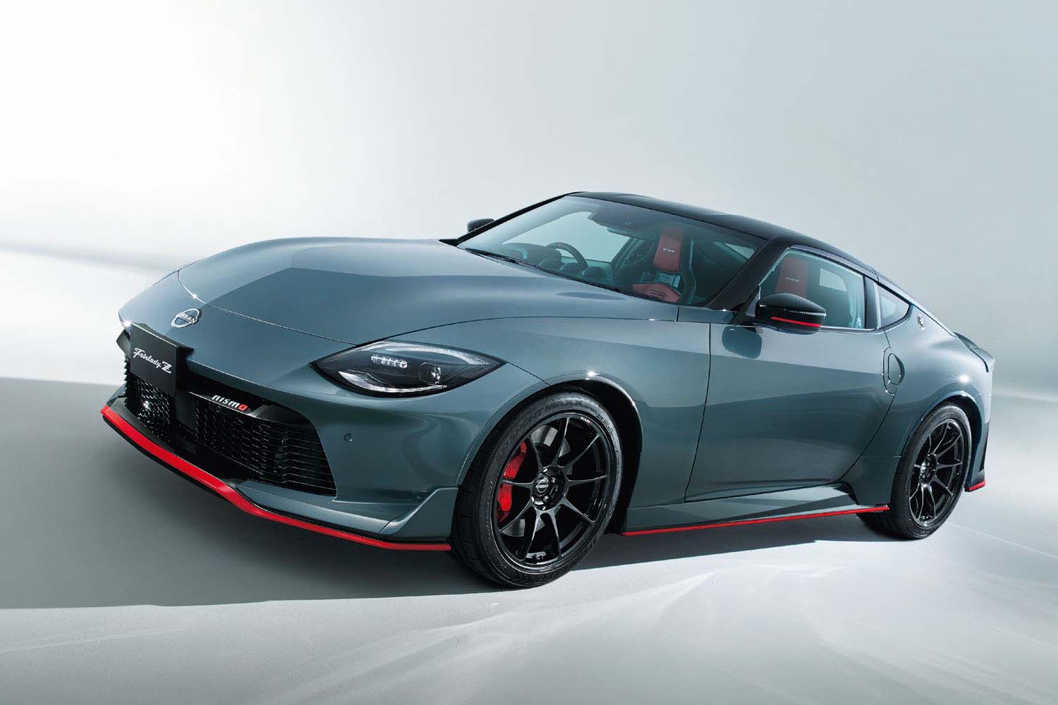 日産が「フェアレディZ」 2024年モデルを発表 新たに「NISMO」グレード