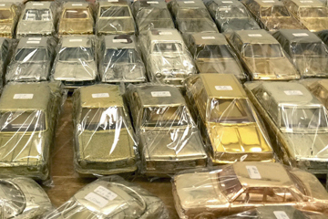 第450回：ああ、半年ぶりの東京・横浜！ 「クルマ型シガレットケース