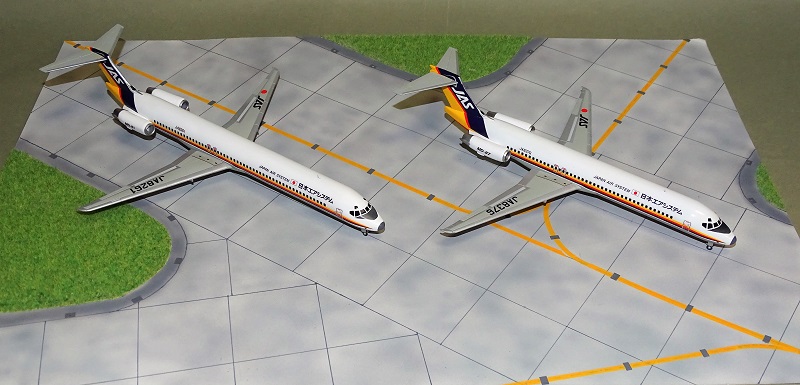 JAS日本エアシステム Boeing 777－200レインボウ・ジェット, McDonnell