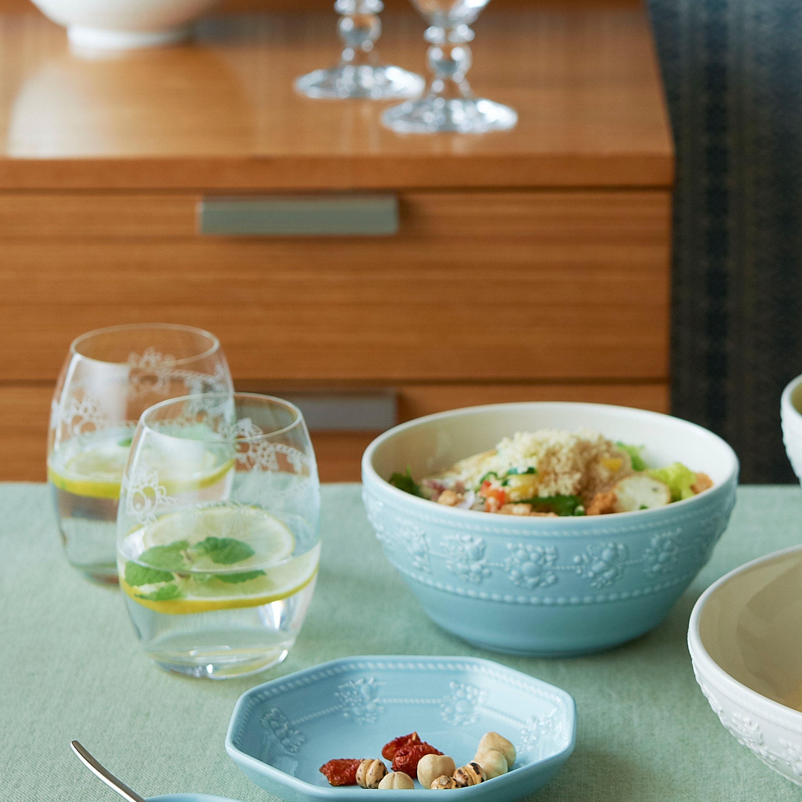 フェスティビティ ボウル15cm (アイボリー・ブルー) ペア|WEDGWOOD公式