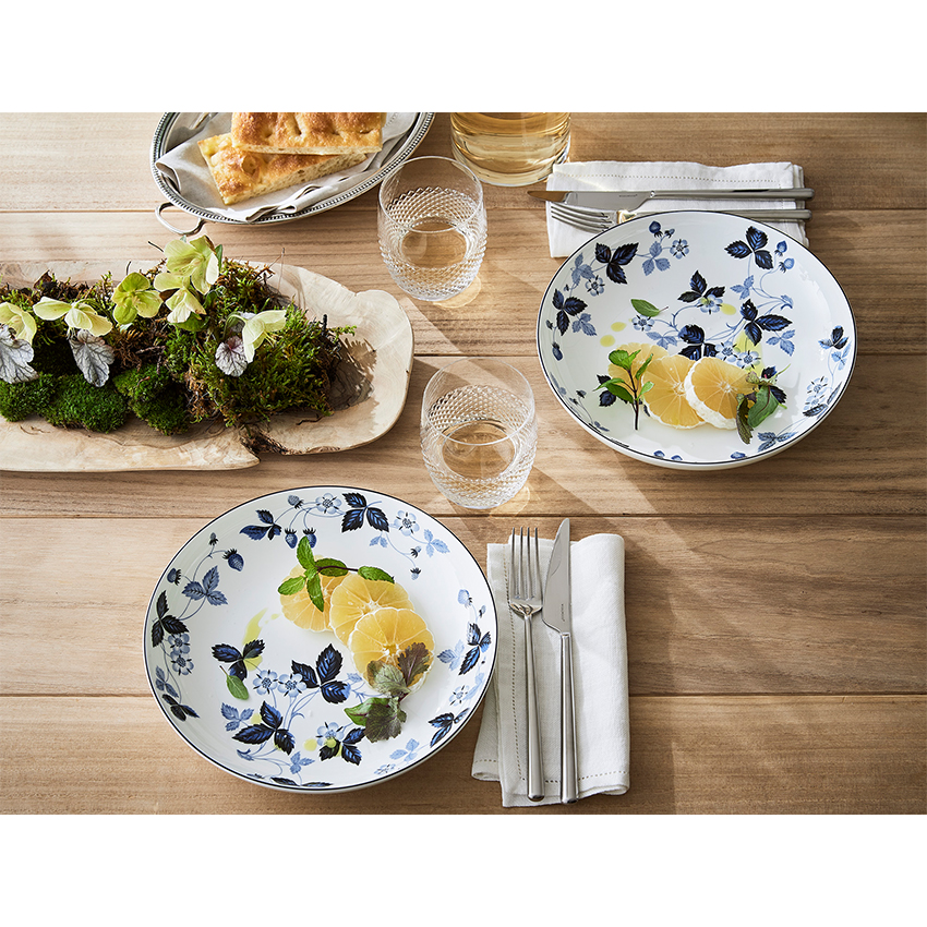 ストロベリー インクブルー ボウル24cm|WEDGWOOD公式オンラインストア