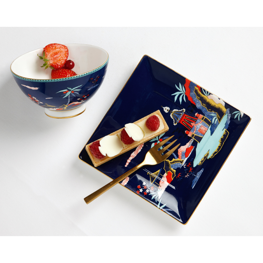 ワンダーラスト ブルーパゴダ スクエアトレイ|WEDGWOOD公式オンライン