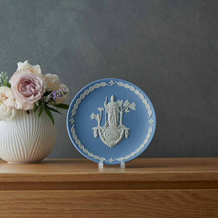 イヤープレート 2025|WEDGWOOD公式オンラインストア