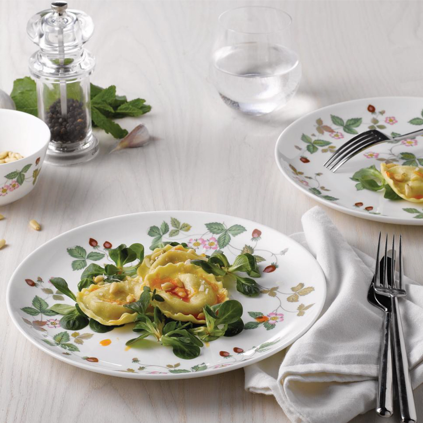 ワイルド ストロベリー カジュアル オーバルディッシュ 26cm|WEDGWOOD